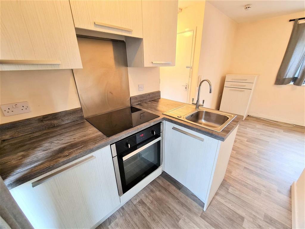 Kitchen Pic 2