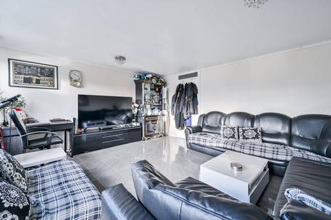 3 bedroom flat for sale, Ebenezer Mussel House, Patriot Square, Bethnal Green, London, E2