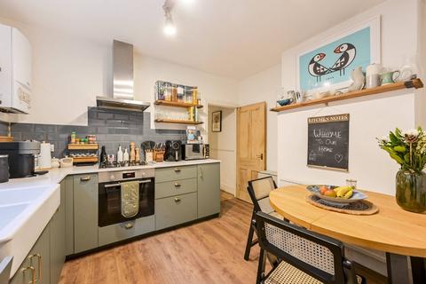 27 Avarn Road, London, SW17 9HB