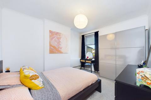 17b Derwent Road, Torquay, TQ1 3QL