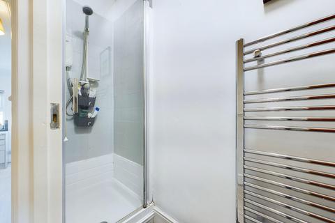 17b Derwent Road, Torquay, TQ1 3QL
