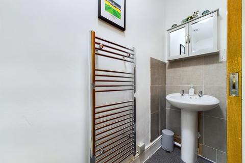 17b Derwent Road, Torquay, TQ1 3QL
