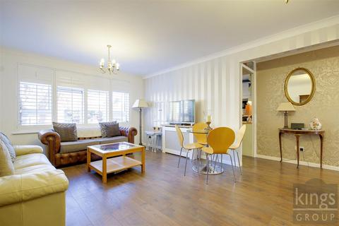 2 bedroom flat for sale, Winsbeach, London