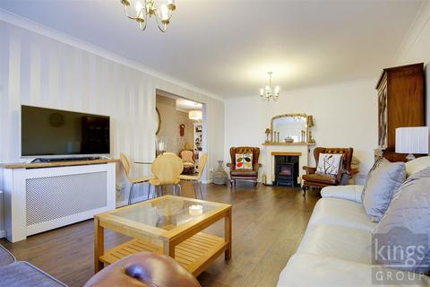 2 bedroom flat for sale, Winsbeach, London