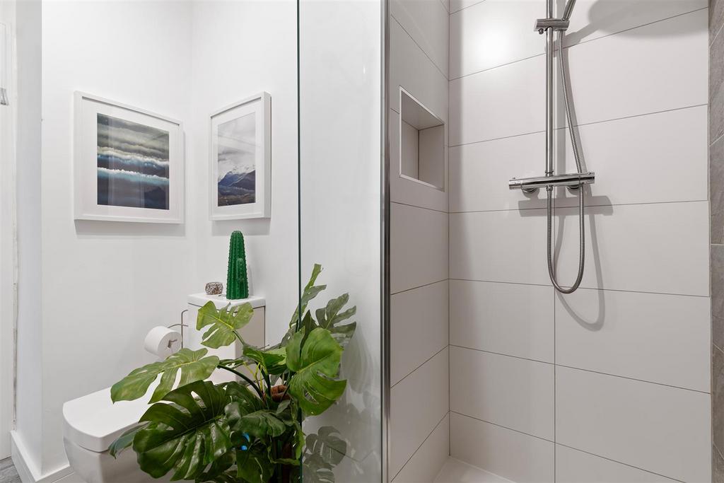 Shower Room 2.jpg