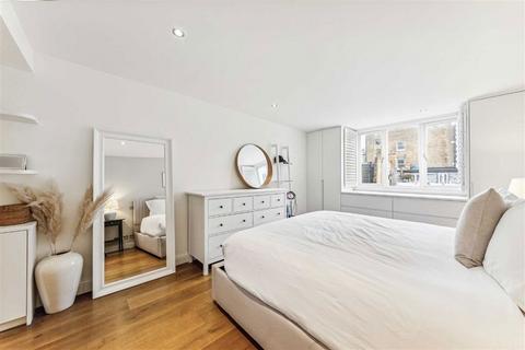 3 bedroom flat for sale, Nevern Place, London SW5