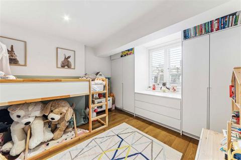 3 bedroom flat for sale, Nevern Place, London SW5