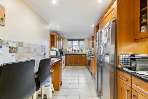 4 bedroom semi-detached house for sale, West Barnes Lane, Motspur Park KT3