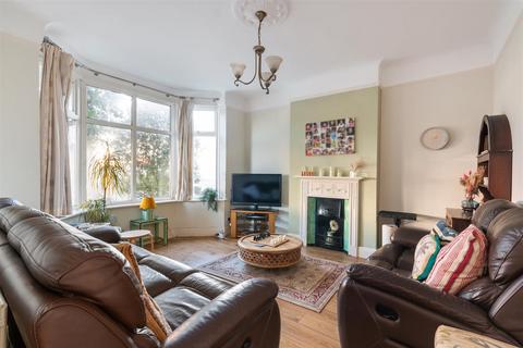4 bedroom semi-detached house for sale, West Barnes Lane, Motspur Park KT3