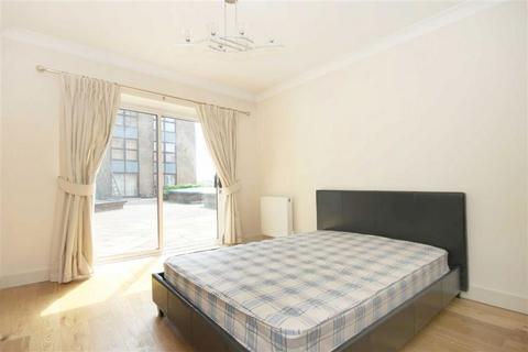 3 bedroom flat to rent, St. Katharines Way, London E1W