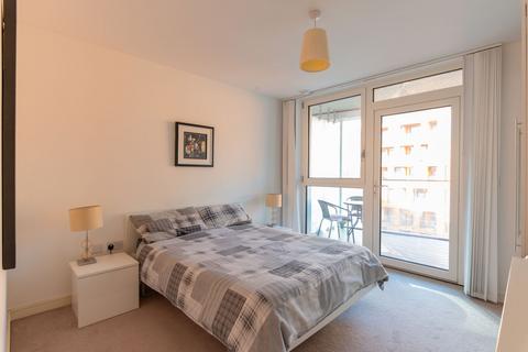 1 bedroom flat to rent, 24 Cable Walk, London SE10