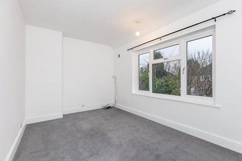 65 Alexander Road, Reigate, RH2 8EA