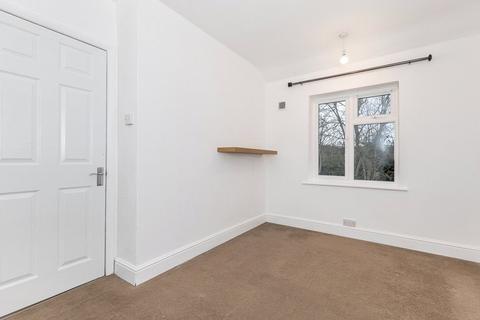 65 Alexander Road, Reigate, RH2 8EA