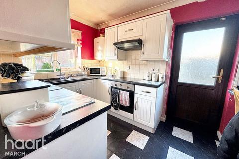 2 bedroom detached bungalow for sale, Skeifs Row, Benwick