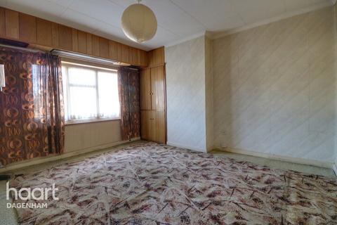 3 bedroom end of terrace house for sale, Woodward Road, Dagenham