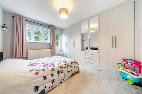 4 Ash Close, Petts Wood, Orpington, BR5 1LQ