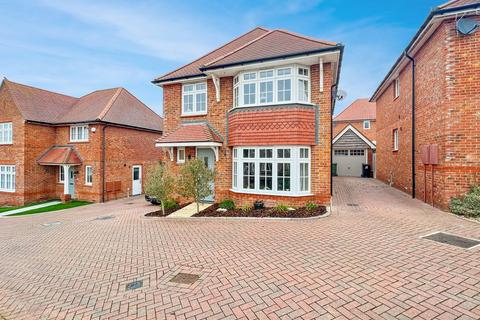 4 bedroom detached house for sale, Osier Place, Braintree, CM7