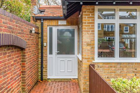 3 bedroom bungalow for sale, White Hart Lane, Barnes, London, SW13