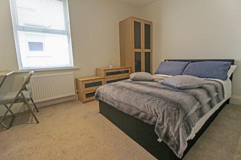 1 bedroom in a house share to rent, Victoria Road, Swindon SN1