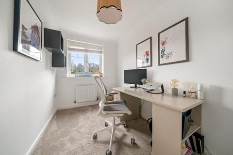 21 Halcyon Close, Oxshott, Leatherhead, KT22 0HA