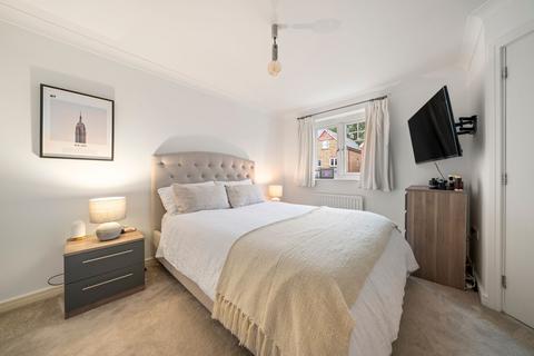 21 Halcyon Close, Oxshott, Leatherhead, KT22 0HA