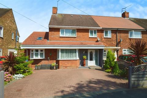 3 bedroom end of terrace house for sale, Mortimer Avenue, Anlaby, Hull