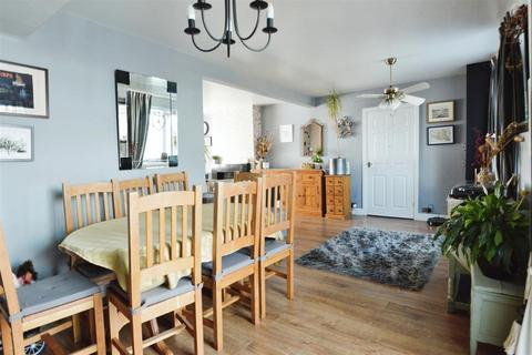20 Mortimer Avenue, Anlaby, Hull, HU10 6UP