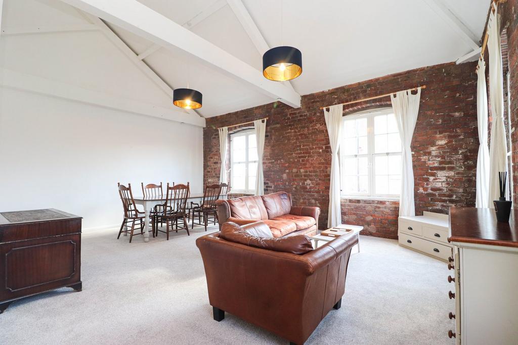 Dining Lounge
