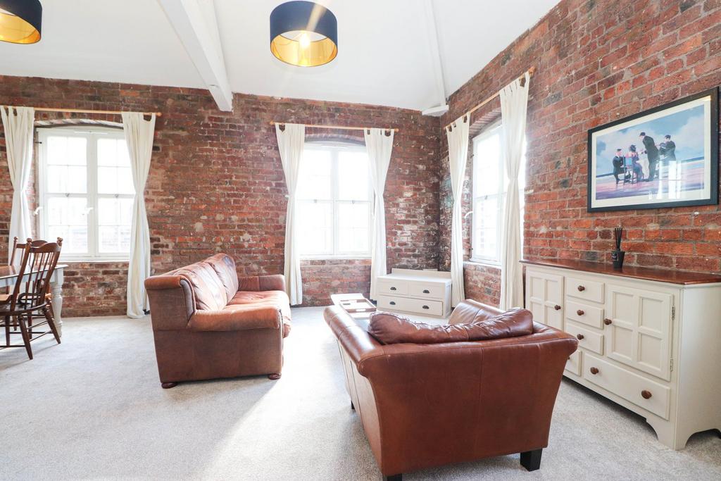 Dining Lounge