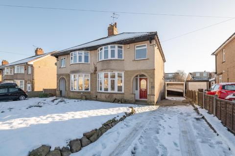 3 bedroom semi-detached house to rent, Carr Manor Road, Leeds LS17