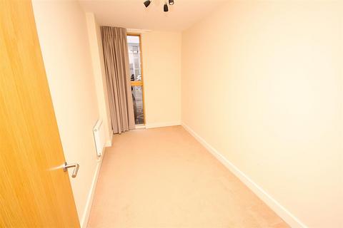 2 bedroom flat to rent, Station Road, Orpington