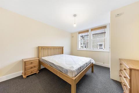 2 bedroom flat to rent, Helix Gardens, London