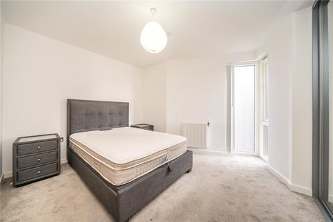 3 bedroom apartment to rent, Turnberry Quay, London E14