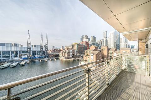 3 bedroom apartment to rent, Turnberry Quay, London E14