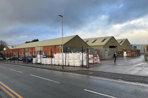 Warehouse to rent, Unit 4, Cartwright Industrial Estate, Spring Garden Road, Longton, Stoke On Trent, ST3 2TE