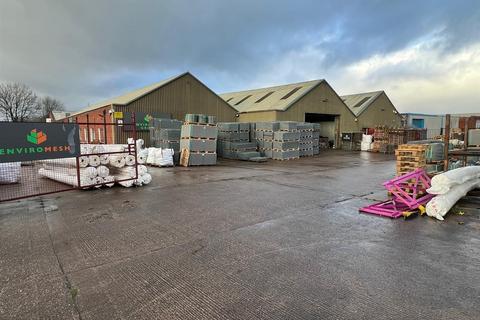 Warehouse to rent, Unit 4, Cartwright Industrial Estate, Spring Garden Road, Longton, Stoke On Trent, ST3 2TE