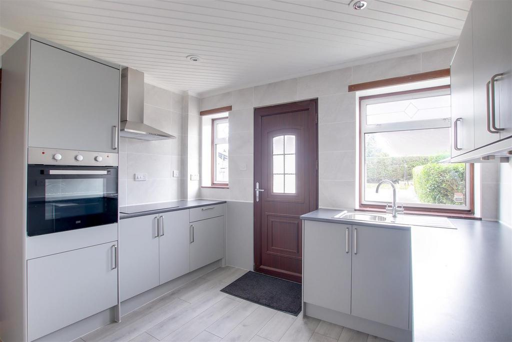 107 campbell st - kitchen.jpg
