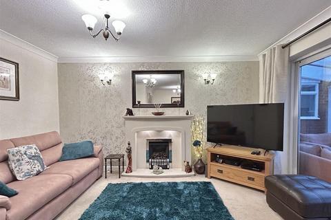 3 bedroom detached bungalow for sale, Hadendale, Cradley Heath