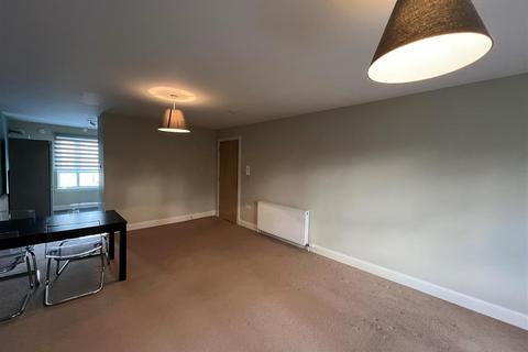 2 bedroom flat to rent, Beneagles Court, Auchterarder