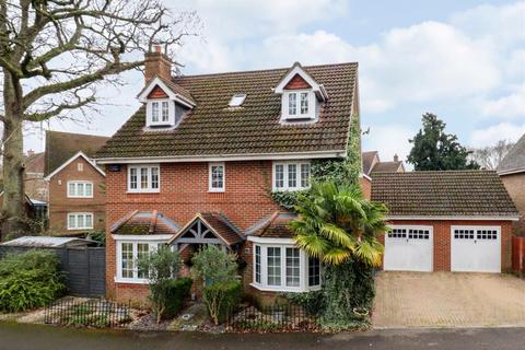 5 bedroom detached house for sale, Kintbury Close, Fleet GU51