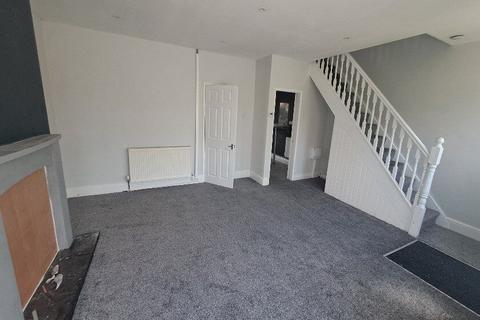 3 bedroom terraced house to rent, Deepdale Avenue, Middlesbrough TS4