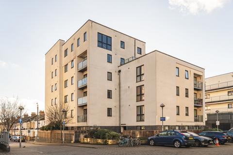 2 bedroom flat for sale, 6 Papermill Place, London E17