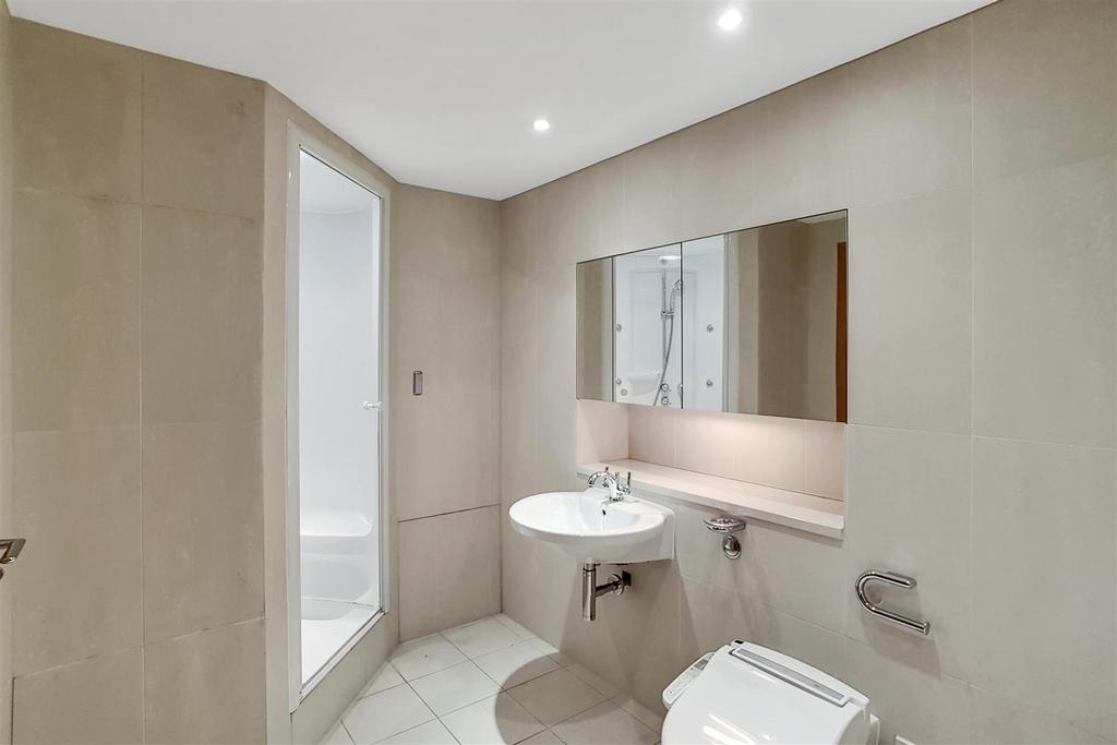 7 Master Ensuite 7.jpg