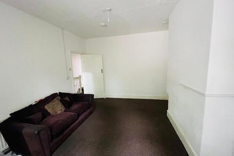 2 bedroom flat to rent, Blaby Road, Wigston LE18