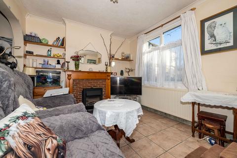 3 bedroom end of terrace house for sale, Queens Road, Ash, CT3