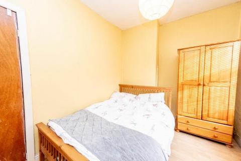 2 bedroom terraced house for sale, Dobson Terrace, Beeston , Leeds, West Yorkshire, LS11 5PB