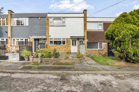 10 Andrews Close, Buckhurst Hill, IG9 5BL