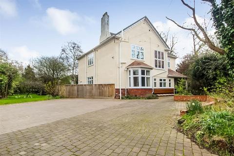 6 bedroom detached house for sale, Milbank Road, Darlington