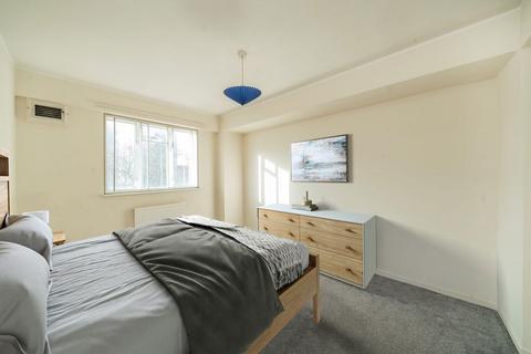 2 bedroom flat for sale, Shoot Up Hill, London NW2