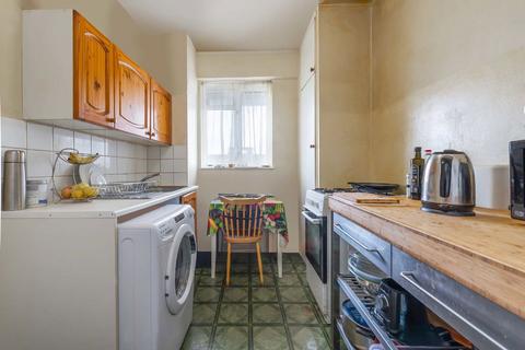 2 bedroom flat for sale, Shoot Up Hill, London NW2